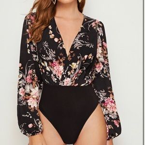 SHEIN Plunging Neck Lantern Sleeve Floral Bodysuit